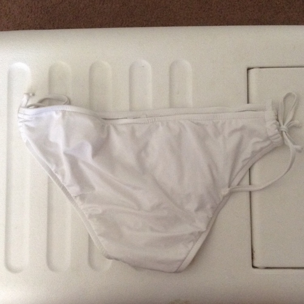 Bikini bundle! Size medium - Picture 7 of 8